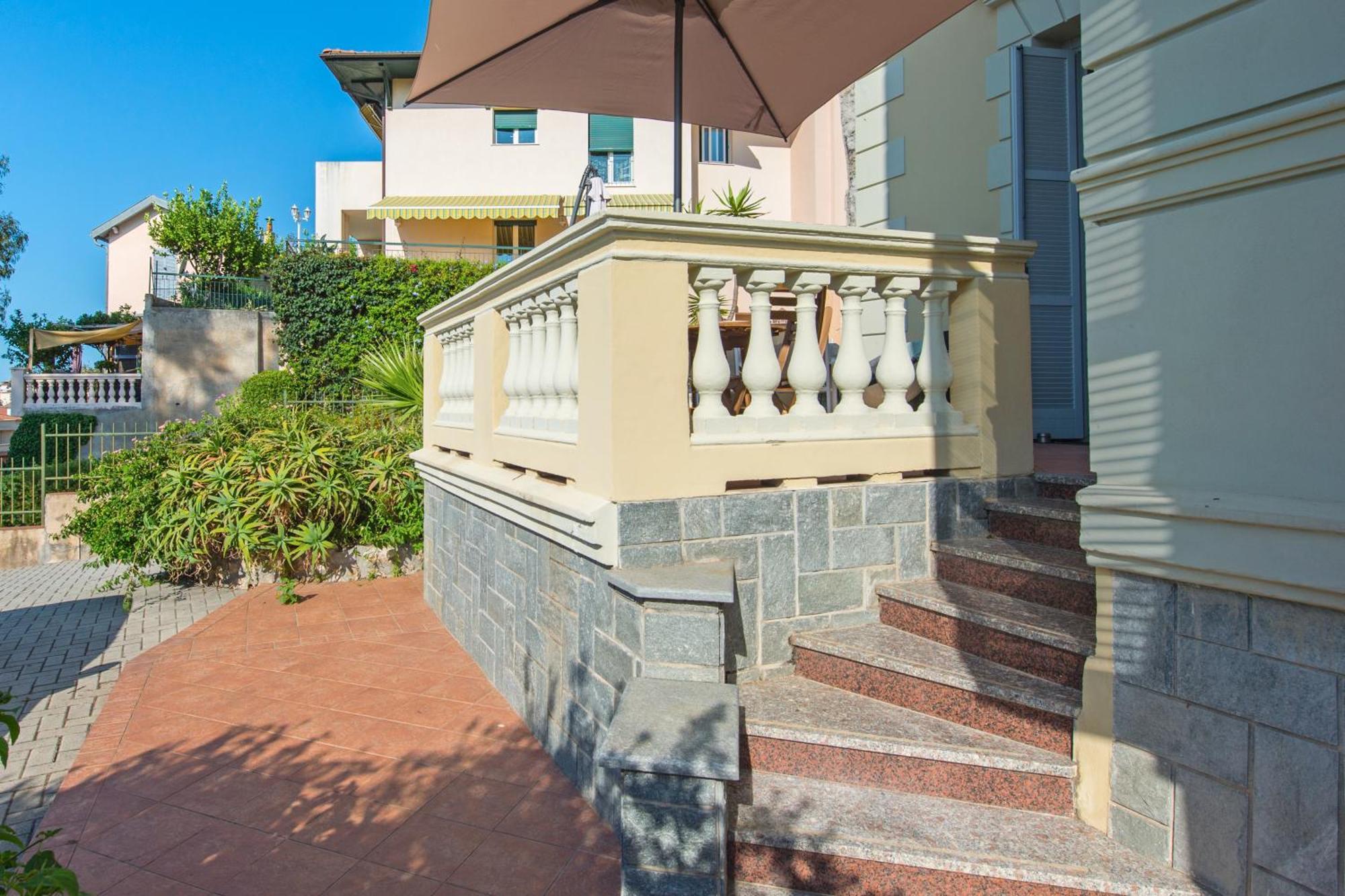 Oliviers -Agreable 2 Pieces Dans Maison Bourgeoise مينتون المظهر الخارجي الصورة