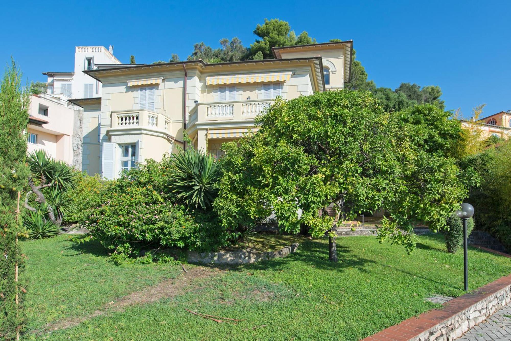 Oliviers -Agreable 2 Pieces Dans Maison Bourgeoise مينتون المظهر الخارجي الصورة